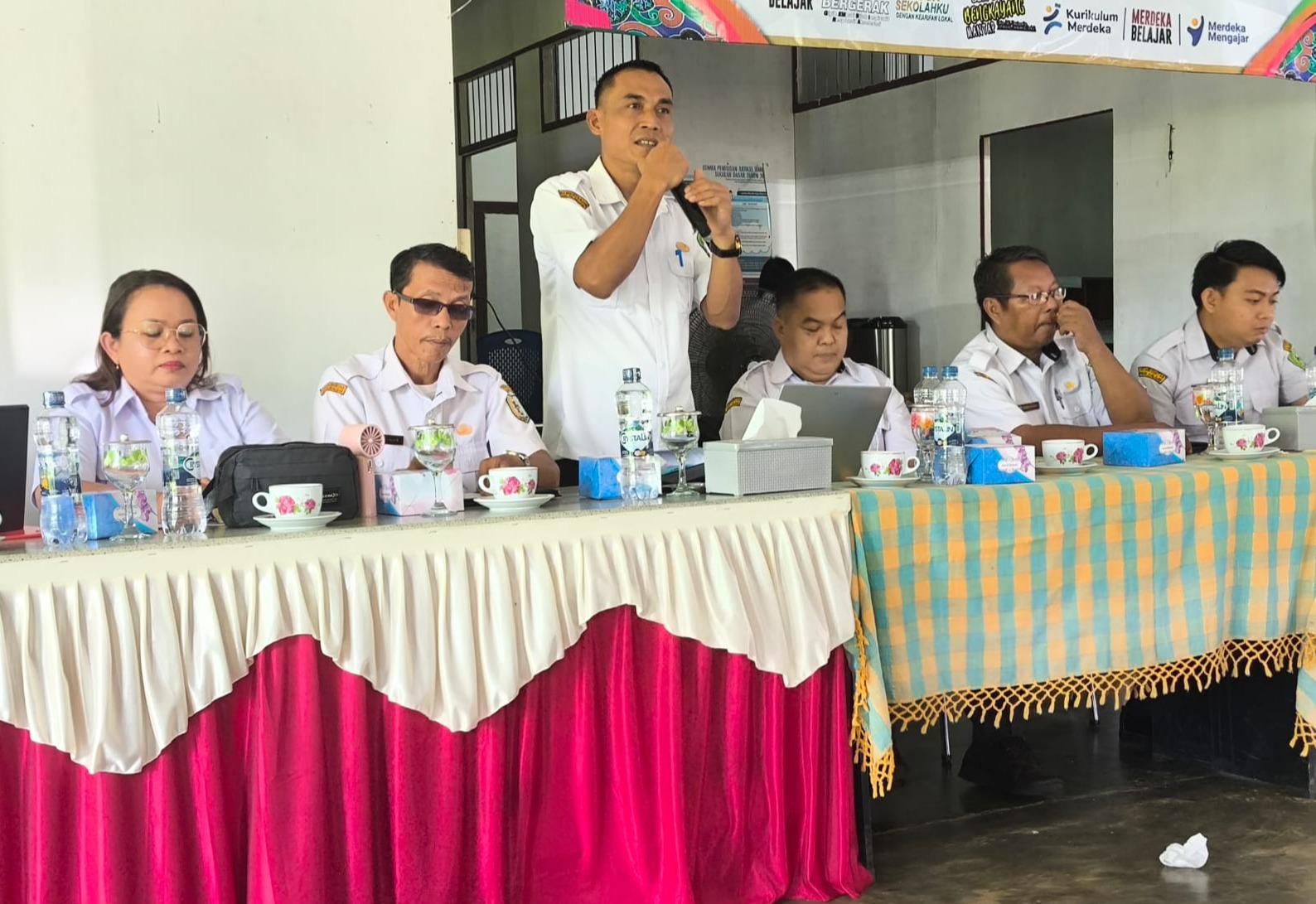 disdikbud-kabupaten-bengkayang-bahas-tindak-lanjut-penutupan-sd-negeri-07-angkasa-407219